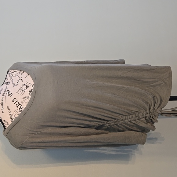 Army Green 3/4 Length Top - Picture 5 of 5